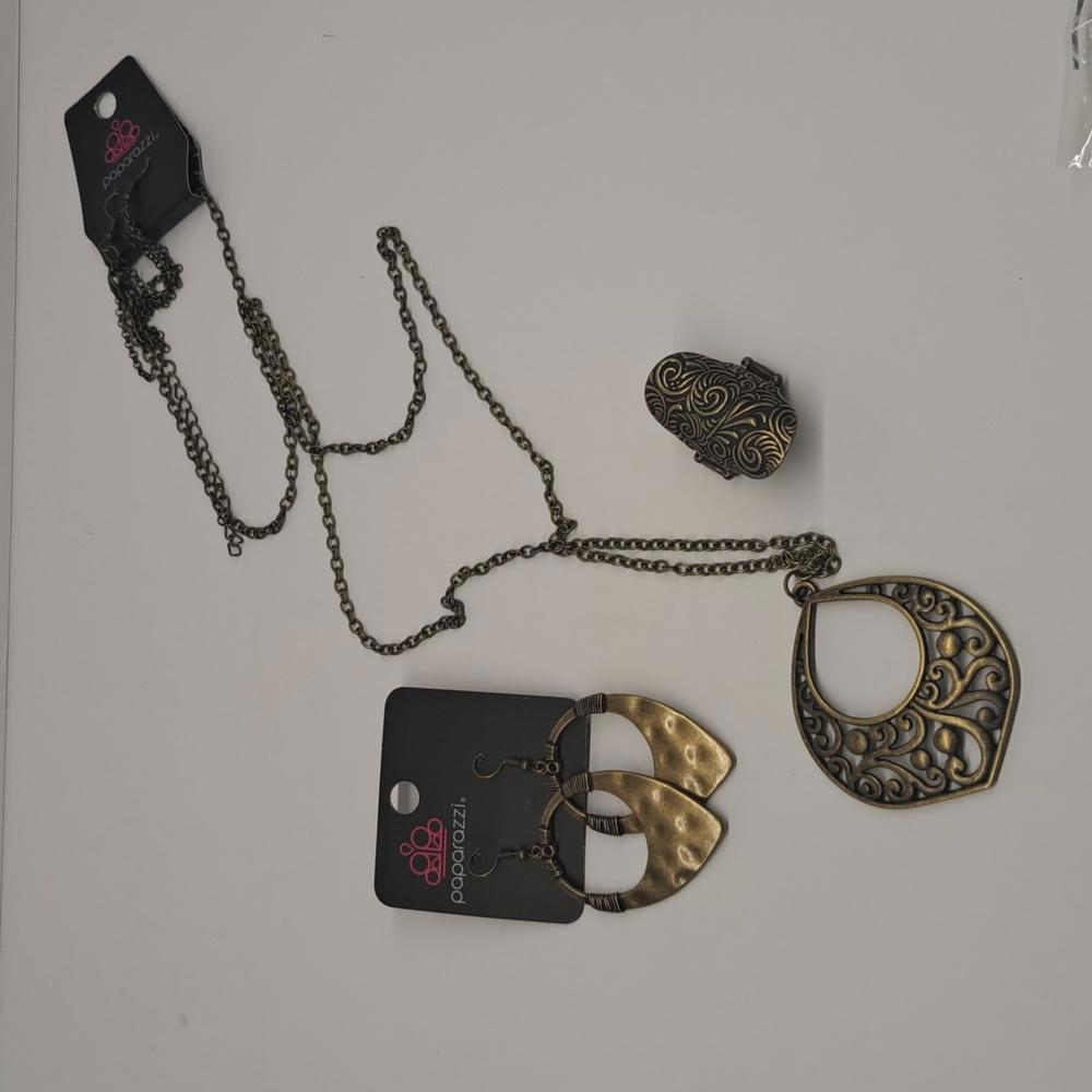 Paparazzi jewelry set of three NWT